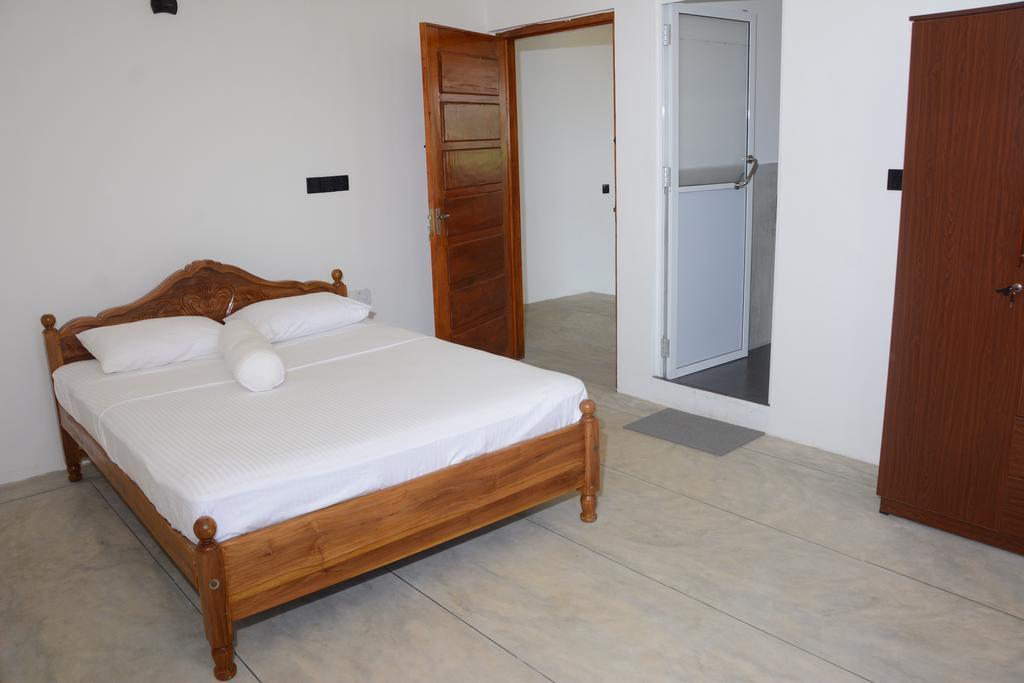 Hotel Tobiko ตรินโคมาลี ภายนอก รูปภาพ