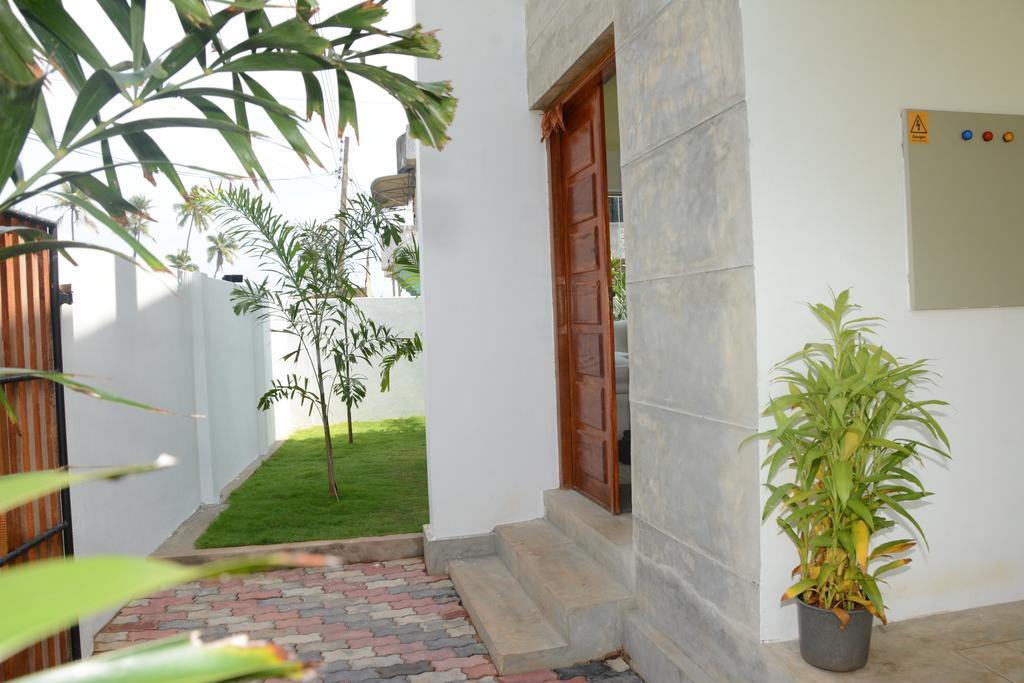 Hotel Tobiko ตรินโคมาลี ภายนอก รูปภาพ