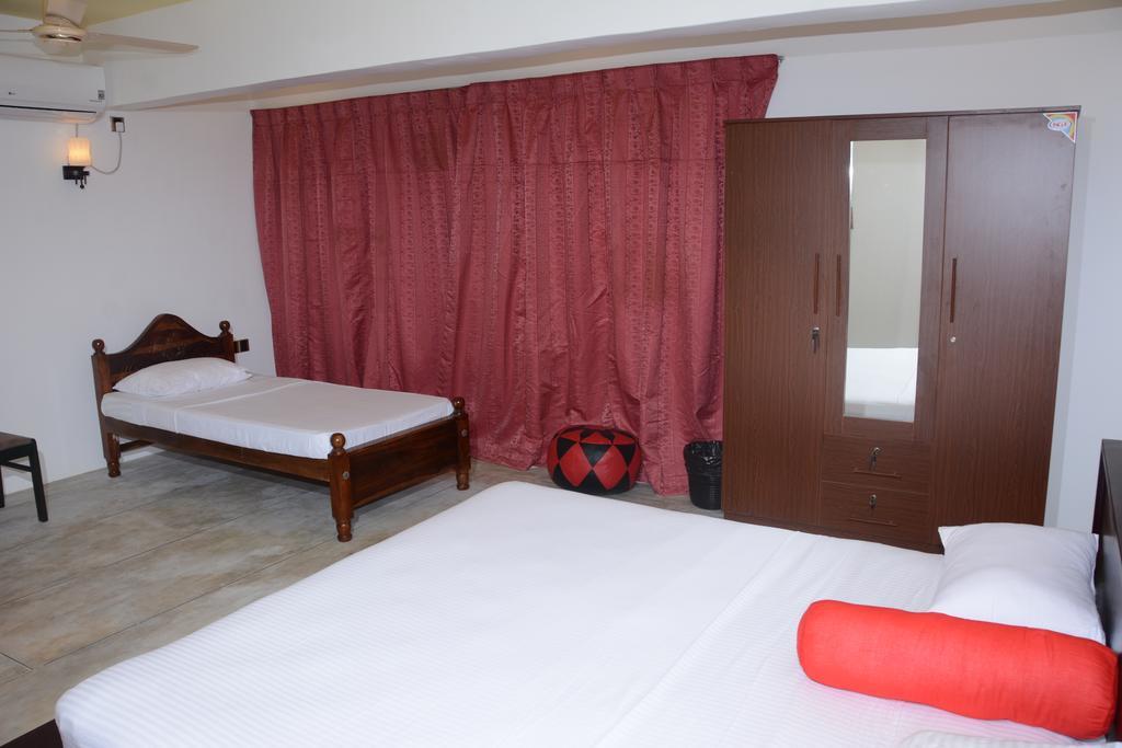 Hotel Tobiko ตรินโคมาลี ภายนอก รูปภาพ