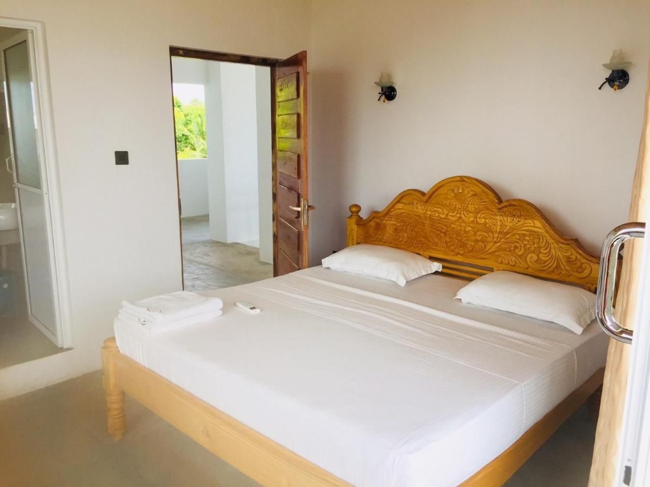 Hotel Tobiko ตรินโคมาลี ภายนอก รูปภาพ